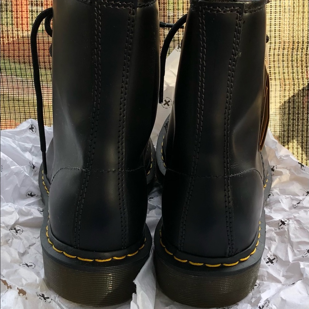 DR.MARTENS AIRWAIR NIB 1460 W black 11821006 smooth US woman’s 10